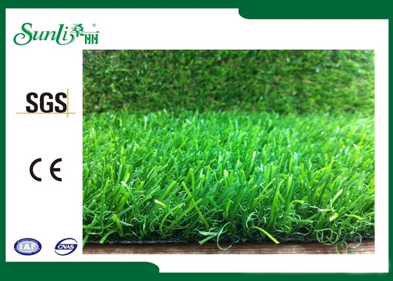 耐久の長い寿命の人工的な草の敷物のよい耐久性