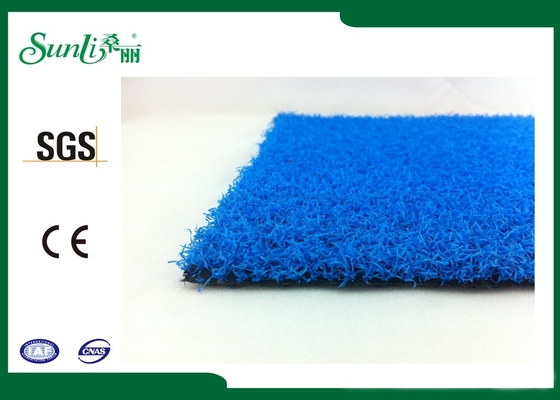 10mm 青い Dtex 4400 人工的な草のカーペットの屋内環境の友好的